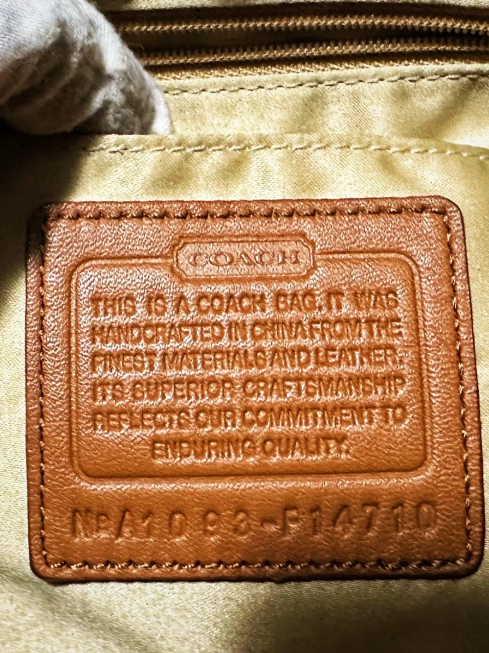 Vintage Coach soho Shoulder Bag Beige Signature Canvas with Brown Leather Trim - Picture 10 of 17